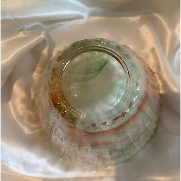 VERY PRETTY BLOWN GLASS DISH IN MARBLED PINK AND GREEN AND RIBBED UNEVEN TOP - Picture 5 of 6